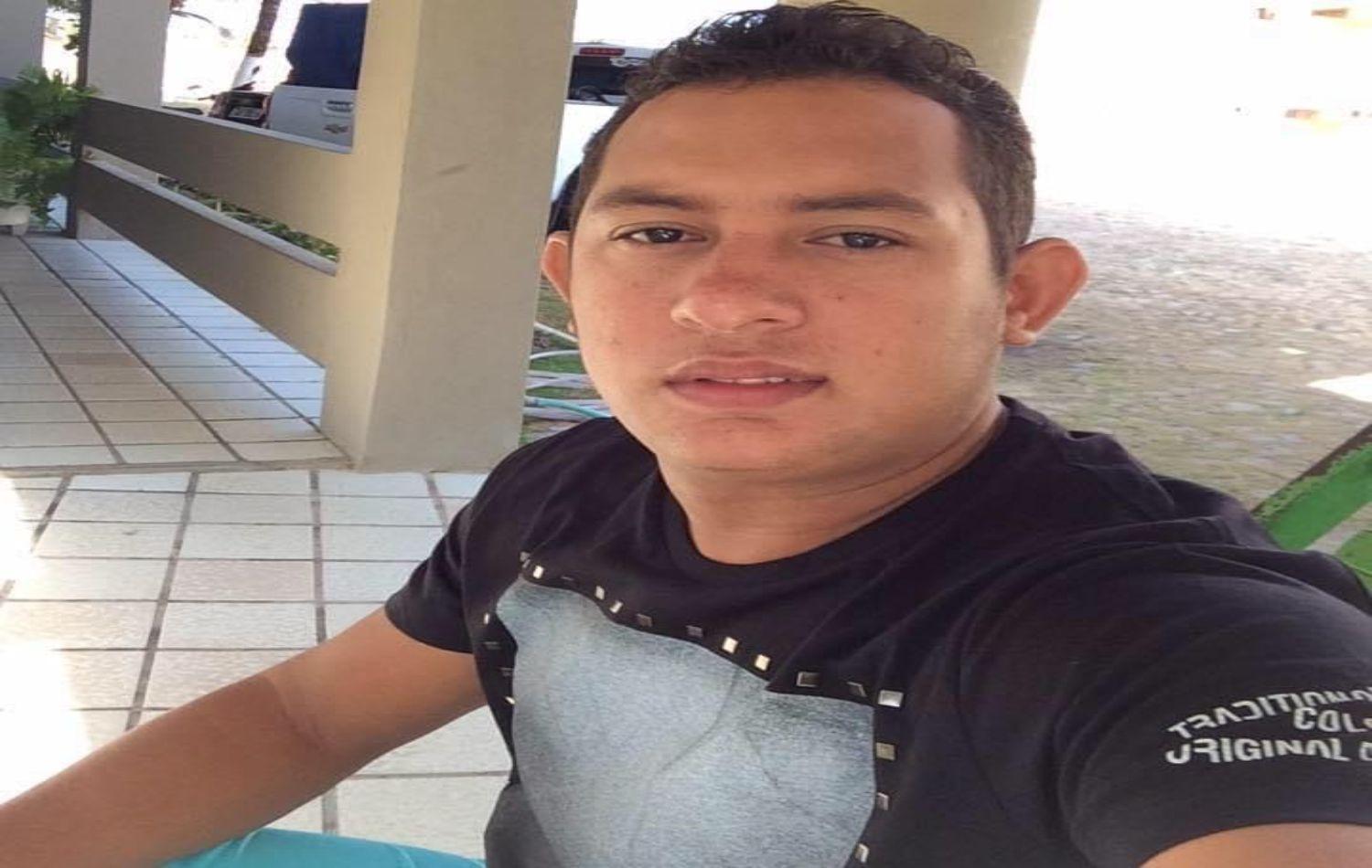 Homem de 28 anos colide Corolla em árvore e morre no Sul do Piauí