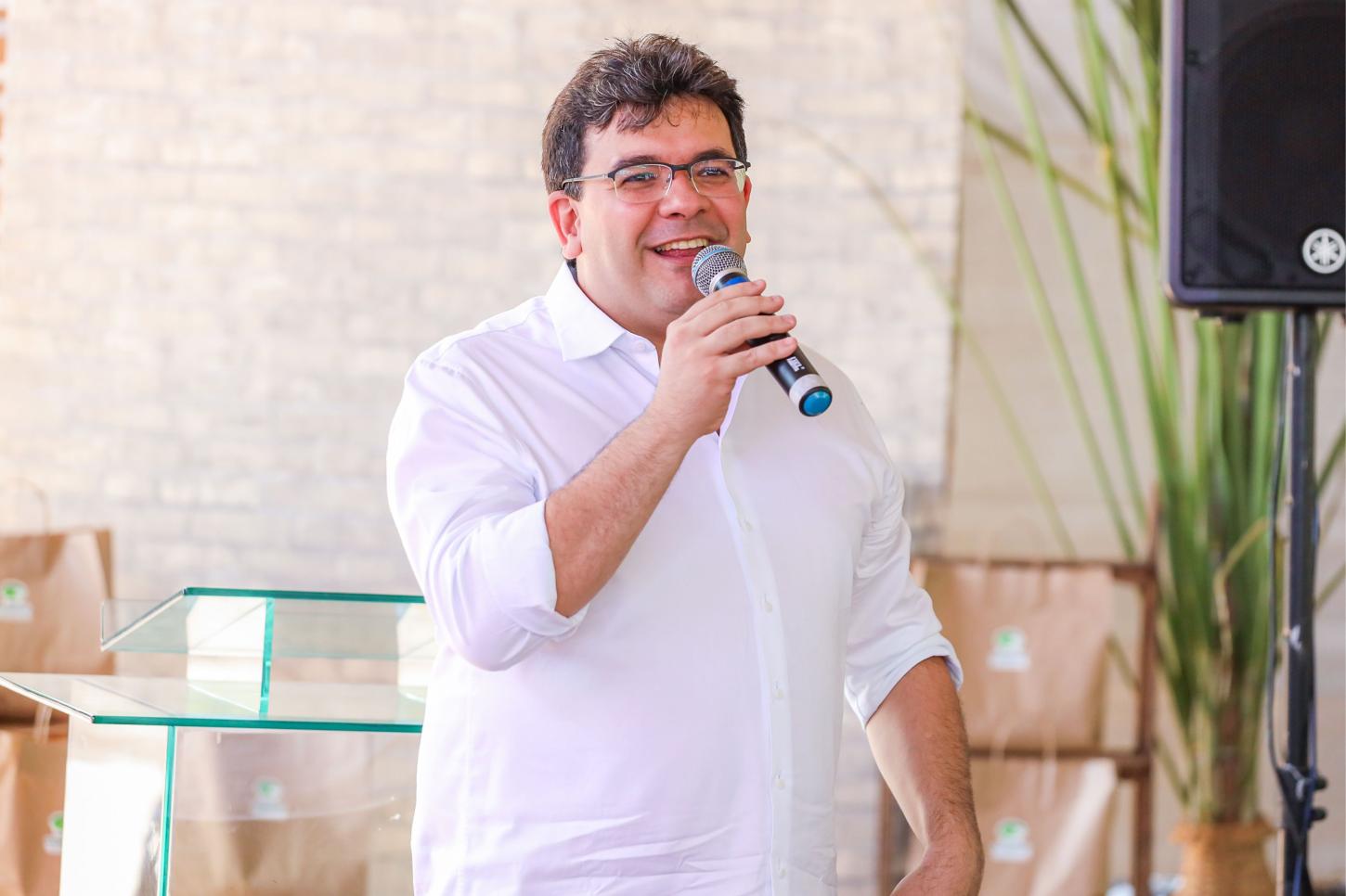 Rafael Fonteles parabeniza e agradece servidores públicos do Piauí