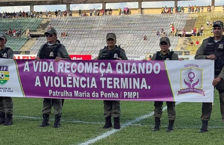 Campanha pelo Feminicídio Zero realizou ação na final do Campeonato Piauiense de Futebol